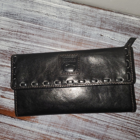 Dooney and Bourke - Picture 9 of 15